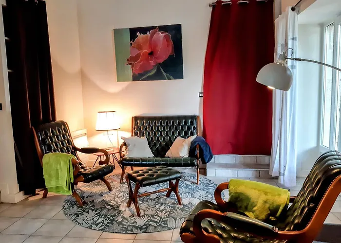 Avec Piscine Chauffee, Terrasse Et Jardin - Lot-et-garonne